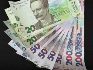 How Much Should a Lawyer Cost